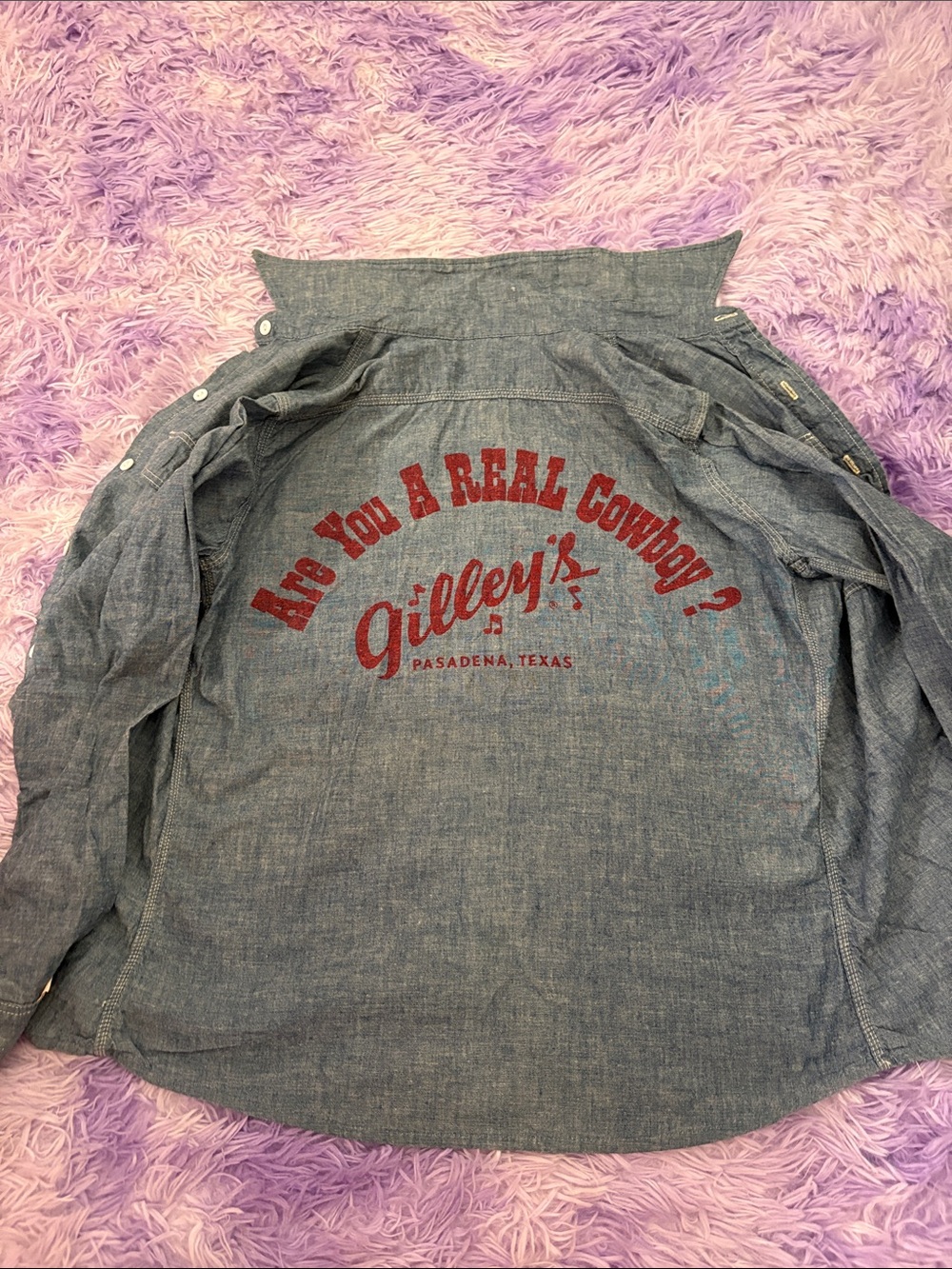Vintage Gilley’s Women's Chambray Jean Jacket in Light Blue with Red Graphic